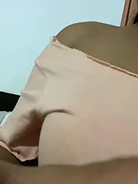 Bea3liz - Show ass with plug
