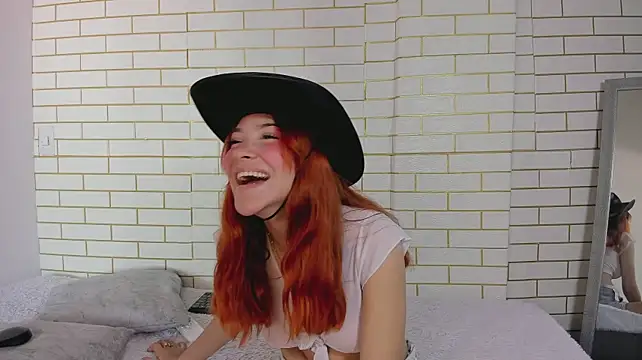 Be_dominated - French kiss with tongue 👅