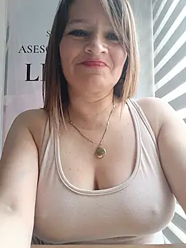 KAREN--03 - Play pussy +dildo