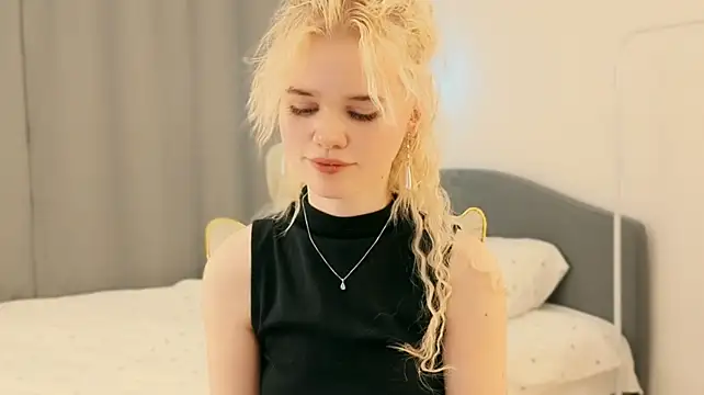 Mood_berry_ - Sexy Poses on the Bed