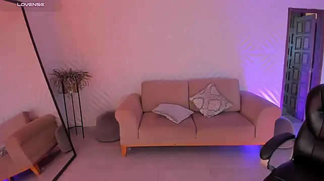 EveBensonX - Hey Sexy eve, show tits