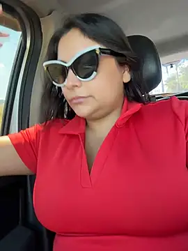 Angie_e - 😒👿😮Naked in supermarket +finger pussy