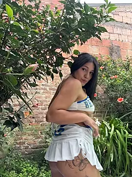 Emily_Gomezz - Play pussy with dildo