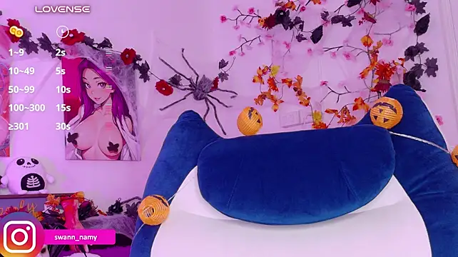 Swannamy - Fingers my pussy and slurp my juices