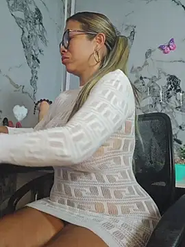 AlixLong - Show asshole