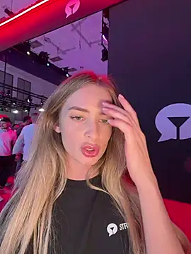 EvieEvans - LAST TIP GETS PORN WITH 50 STRANGERS