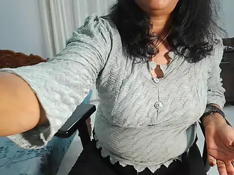 Mallu-mayakutty-tamil