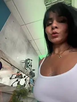 LuxeBrunetteXXX - CLEANING LADY FINGERING PUSSY CLOSE UP😈