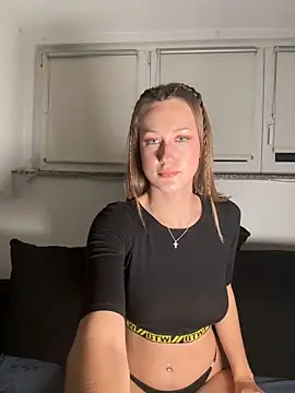 Laurasommer - Naked + 5 min toy Control