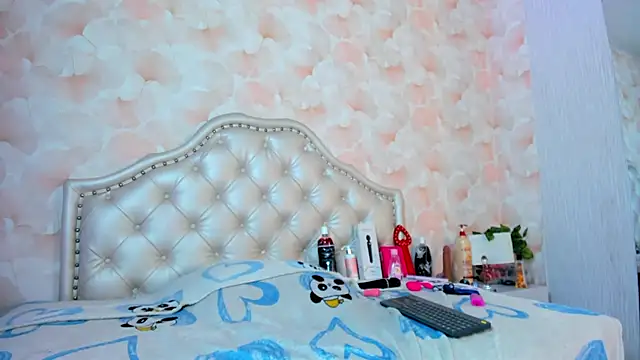 ZoeTaylorl - flash tits + oil
