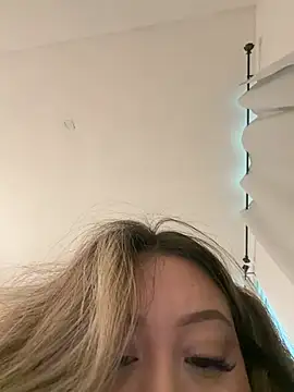 Lindachiquita - Te enseño mis labios de abajo ❤️