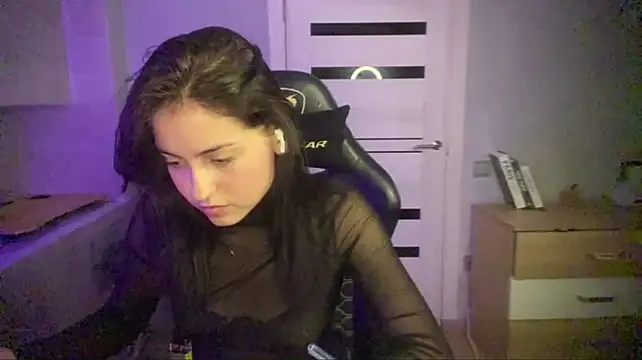AngelNathanson - GOAL:5 juicy spanks on the butt