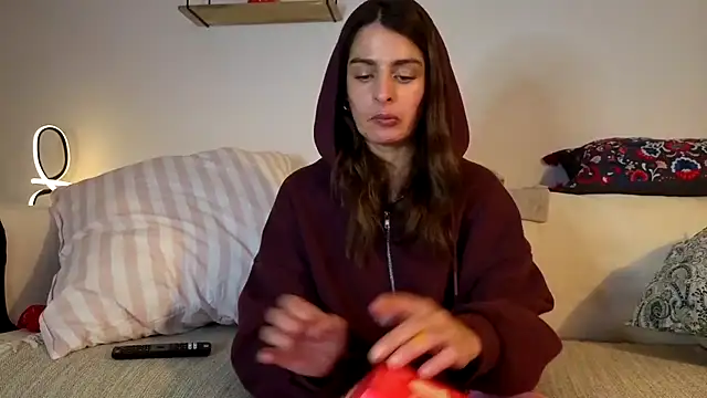 Camii2244 - tease ass