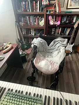 Adobe_Angel - Retire from camming to pursue Booktube