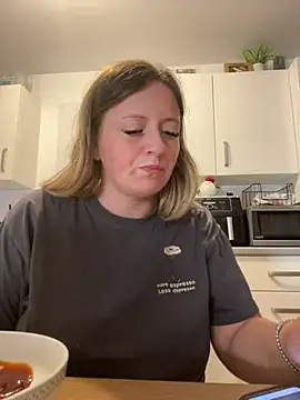 Poppyshaw_ - Boobs out 5 mins 🔥