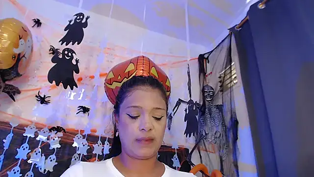 Nicol_Love0 - oil show on my body