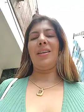 Scarlett_moore - View under my dress