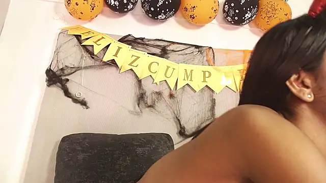 Queen_adhara - put two fingers inside me
