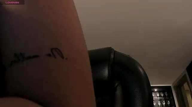 JadeEvansX - Play boobs