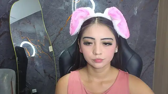Mia_petite_cn