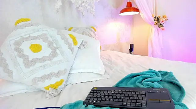 ElizabethBoost - Missionary close pussy fuck