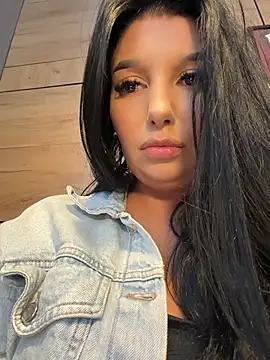 Tisha_Busty - Flash BOOBS and not get caught in KFC