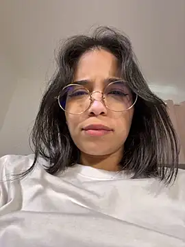 Tati_reyess - lets see that tits