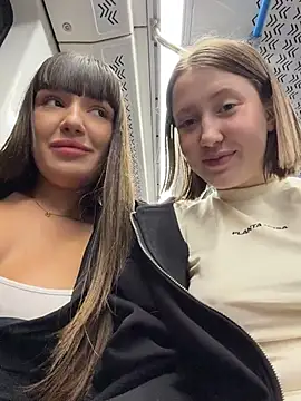 Sophie_Avory - Do doggy style+flash ass+spank each othe