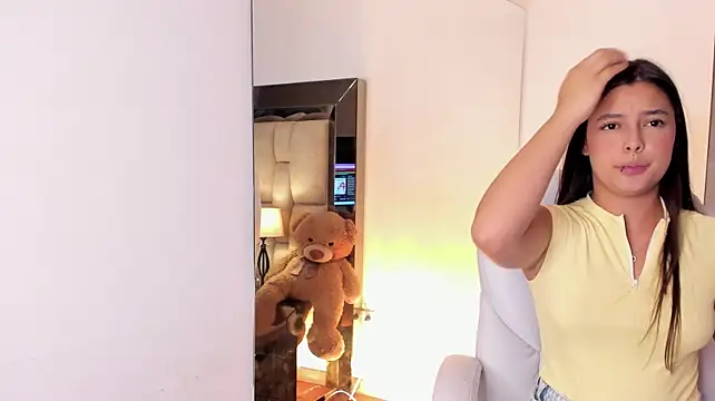 AriaVegaSoe - Suck fingers+ spit in boobs