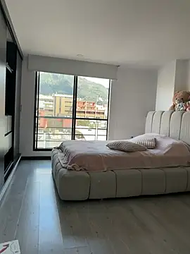 Cloee_Rainbow1 - Two fingers inside the pussy🤘🏼👀😈
