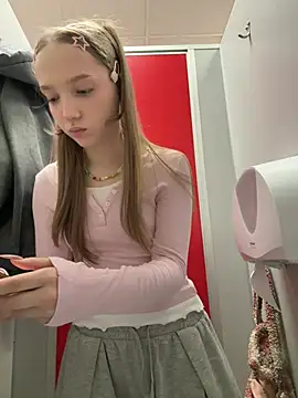 Bambi_lu - spy naked boobies under top🍒