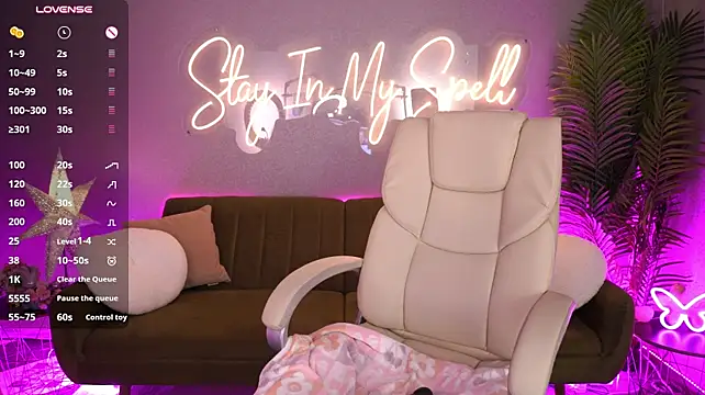 MagicLilu - topless 10 min