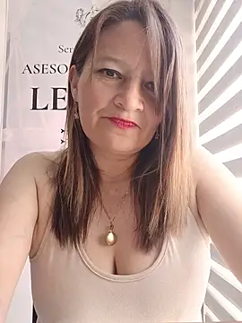 KAREN--03 - Play pussy +dildo