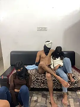 Jaan_jiya - Both girl kissing