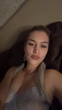 KikiWatson - Take off bra 🔞😍