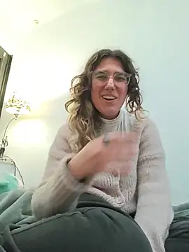 GloriaVeil - Show my boobs and make my nipples hard🍒