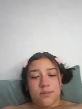 EmilyRoy77 - Finger in pussy