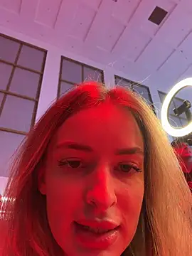 EvieEvans - LAST TIP GETS PORN WITH 50 STRANGERS
