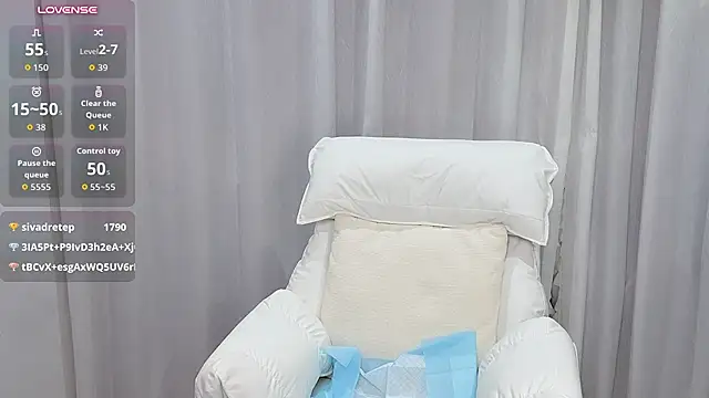 Xiaoyu-99 - 祝哥哥卡里不缺钱，身边不缺爱，关注小雨哦