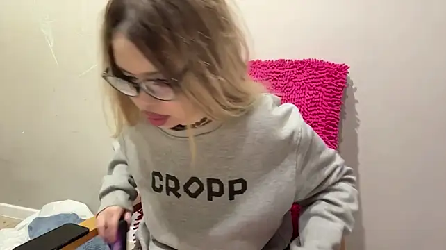 Miafruit - Doggy pose+Slap my ass x5