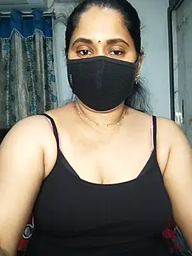 Doly_thebubbly - Boobs oil massage in public..