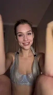 KikiWatson - Take off bra 🔞😍