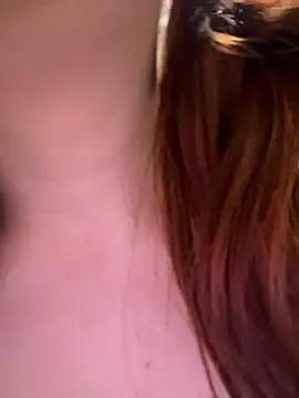 Freaky__Nikki - CUM USING RANDOM PLUSH TOY HERE
