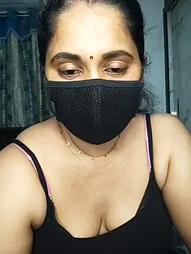 Doly_thebubbly - Boobs oil massage in public..