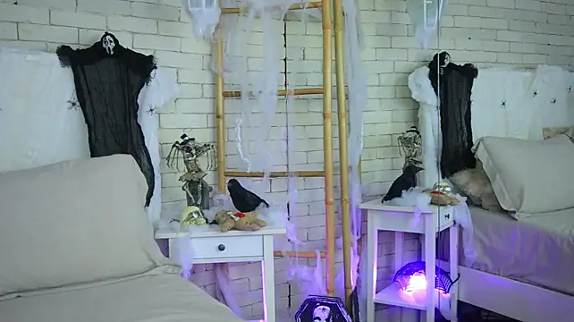 EmillyBronte - lick & suck your cock