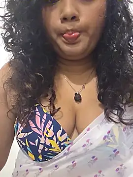 Spicy-Queen1 - Nude In public