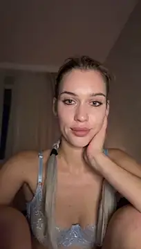 KikiWatson - Take off bra 🔞😍