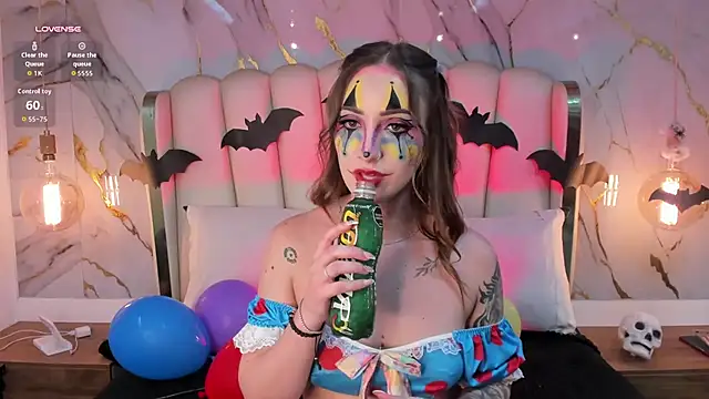 Hannah_Lane - 🎪FUNNY POSE RUBBING PUSSY🎪