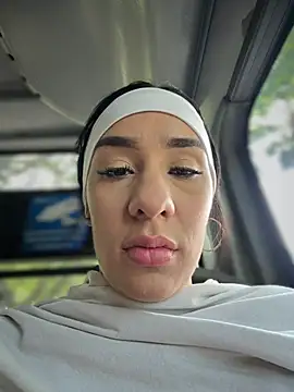 __IRIS__ - Take out my tits and play in public