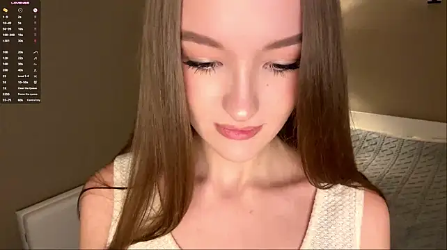 Qeeeunn - Flash boobs